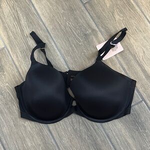 Savage X Fenty NWT Black Women's T Shirt bra. Size 38DDD